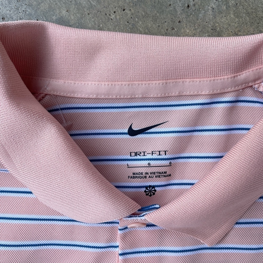 Nike golf dri-fit polo in salmon. Large. Like new - Picture 3 of 4